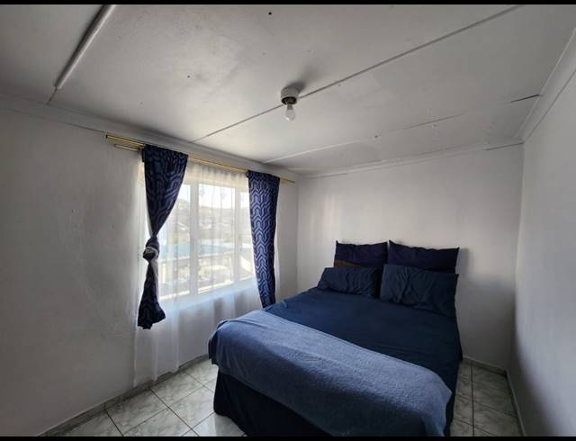 5 BEDROOM HOUSE FOR SALE IN MONTFORD